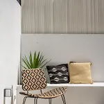 Ajuda Cozy Retreat With Patio Apartment Lissabon