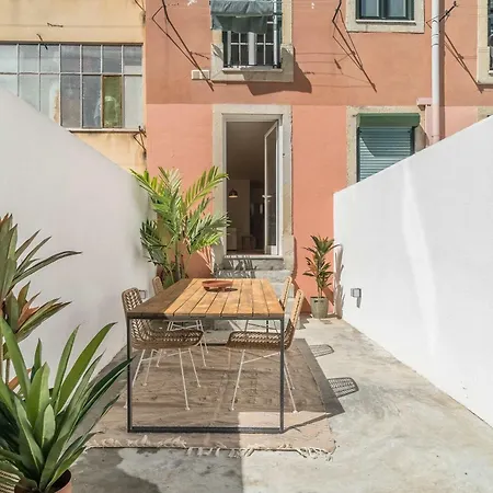 Ajuda Cozy Retreat With Patio Apartment Lisbon