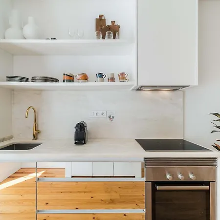 Ajuda Cozy Retreat With Patio * リスボン