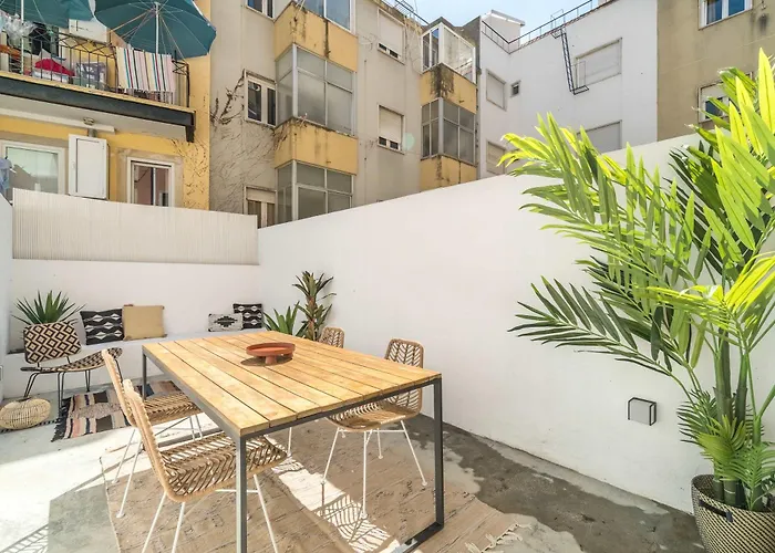 Ajuda Cozy Retreat With Patio リスボン