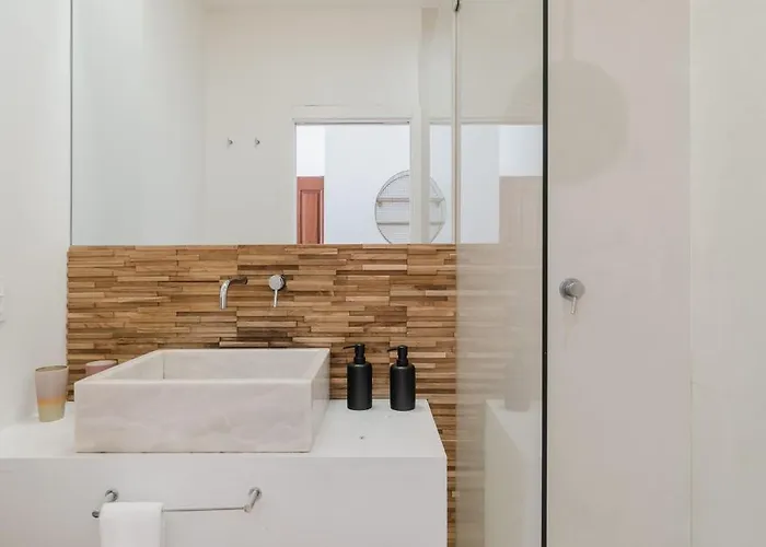 アパート Ajuda Cozy Retreat With Patio