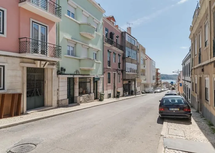 Ajuda Cozy Retreat With Patio * リスボン