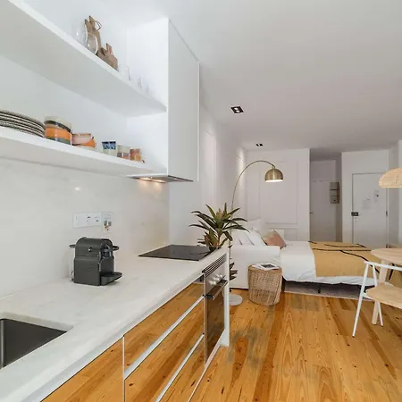 Ajuda Cozy Retreat With Patio *